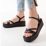 Aymood 861-1016 Siyah Dolgu Kadın Sandalet AYM861-1016