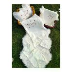 Baby Clime MÜSSET-1. İsim Nakışlı Müslin Tulum, Şapka, Eldiven, Battaniye, Yastık, Puset Örtüsü - 6 Parça Bebek Seti
