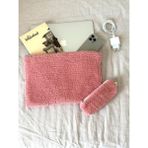 Baby Kangaoo Baby Kangaroo 13, 14, 15, 16 inc Laptop Çantası Pembe Tedy Peluş Kumaş, Yumuşak Bilgisayar Kılıfı, % 100 Pamuklu Kalpli Astarlı iç yüzey ,Fermuarlı Notebook Çantası, Kapitoneli Koruyucu Laptop Kılıfı