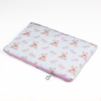 Baby Kangaroo Ayıcık ve Fiyonk Desenli 13-14 Inç Laptop Kılıfı – MacBook Air Uyumlu Kılıf, Suya Dayanıklı Kapitoneli Bilgisayar Çantası, Ekru Evrak Çantası - 15