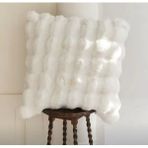 Baladi Home Kalın Tavşan Yastık Kılıf Peluş ( 1 Adet) Ölçüm 41 x 41 cm Ürün Tavşan Tek Taraf - 40 x 40 cm - Beyaz