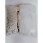 Baladi Home Yastık Kılıfı Peluş ve Kadife Kumaş Altın Deri Aksesuarlı Kadife Görünümlü Kare Kırlent Kılıfı - 40 x 40 cm - Açık Krem
