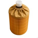 Bambu Su Sebili Damacana Kılıfı – Dekoratif, Toz ve Güneş Koruyucu, Doğal Bambu Kaplama, Kumaş Büzgülü Üst Kapak, 19 L Damacana Uyumlu