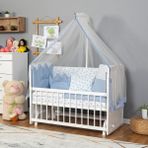 Bamgidoo Ahşap Nakışlı Anne Yanı Cibinlikli Ayarlanabilir Sallanabilir Bebek Beşiği - 60 x 120 cm - Beyaz - Mavi