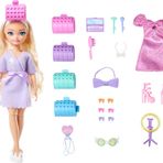 Barbie Dream Besties BARBIE İLE HAZIRLAN şekillendirilmiş saçlı Barbie 'Malibu' bebek, sürpriz saç aksesuarları ve 15'ten fazla görünüm, JGG38