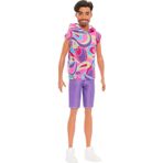 Barbie HRH26 Renkli T-Shirtlü Esmer Yakışıklı Ken Bebek