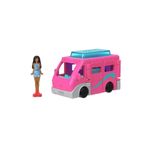 Barbie ® Mini BarbieLand™ Bebek ve Araç Seti, 4 cm bebek, renk değiştiren havuz, Rüya Karavanı HYF39