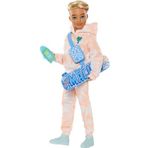 Barbie Rüya Arkadaşlar bebek ve aksesuarları, çıkarılabilir kıyafetleriyle eklemleri bükülebilen, sarı saçlı Ken bebek, yaz ve kaykay temalı 9 parça, JDD75