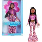 Barbie Signature My Scene Jai oyuncak bebek ve aksesuar parçaları, siyah örgü örgülü saçlar, binyılın başından ilham alan kıyafet, pembe üst parça, vinil ceket, pantolon, JBH84