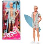 Barbie Surfboard ve Beyaz Spor Ayakkabılarla Pastel Pembe ve Yeşil Çizgili Plaj Eşleştirme Seti Giyen Film Ken Doll