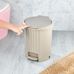 Bas Aç Mekanizmalı Pedallı Çöp Kovası, Banyo ve Mutfak İçin Çok Amaçlı Plastik Çöp Kutusu, Renk Varyasyonlu Pratik Ev Tipi Atık Kovası (Latte)