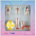Beach Girls 5 parça Kalıp Figür Seti (3 Kadın Figürü ve 2 Plaj Aksesuarı) 1/64 Ölçekli Modeller için Tarmac Works & American Diorama T64F-002-YL