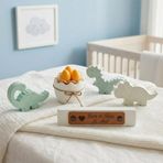 Bebeğinizin İsmiyle Özelleşen Sevimli Dinozor Figürlü Dekoratif Set, Renkli Ve Anlamlı Bir Hediye