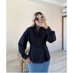 BeeYouStudio Beli Düğme Detaylı Siyah Gömlek