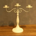 BEIJIALY Metal Şamdan Retro Şamdan Tutucu, 3 Kollu Demir Mumluk, Vintage Romantik Mum Işığında Akşam Yemeği Sahne Aile Toplantıları Arkadaşlık için Mum Masa Dekorasyonu