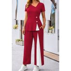 Beruflic Kadın Kısa Kollu Asimetrik V Yakalı Yandan Düğmeli Janjankrep Bluz ve Pantolon Ikili Takım - Kırmızı - L - XL