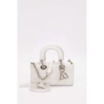 Beyaz Kapitone Logo Aksesuarlı Omuz Çantası - 22 cm