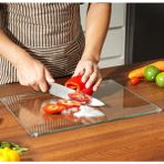 B&G GLASS Temperli Cam Kesme & Sunum Tahtası Kaymaz Ayaklı Isıya Dayanıklı Çizilmez Antibakteriyel 25X35 4mm Şeffaf - 25 x 35 cm