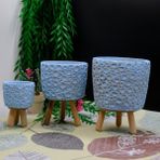 BGG Halka Desenli Dekoratif Ahşap Ayaklı Beton Saksı - Açık Mavi