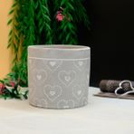 BGG Kalp Desenli Beyaz Orkidelik Beton Saksı - Gri