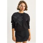 Bianco Lucci Kadın Bisiklet Yaka Çiçek Aksesuarlı Üç İplik Şardonlu Sweatshirt 60601043