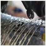 Bıçak Galvanizli Dikenli Tel Çit, Bahçe ve Güvenlik Çiti için Çift Spiral Dikenli Tel Rulo, Daha Fazla Koruma İçin 76 cm Gümüş Dikenli Tel