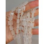 Bileklik Boy Kristal Kuvars Taşı Yandan Oyuklu Kare Kesim 10x10mm Yarım Dizi 18cm Uzunluğundadır