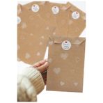 Bimotif 20li kalpli kese kağıdı (11x20 cm) ve stickerdan oluşan hediye paketi seti