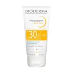Bioderma Photoderm AKN Mat SPF30 Akne Eğilimli, Karma ve Yağlı Ciltler için Salisilik ve Glikolik Asit İçeren Sivilce Karşıtı Matlaştırıcı Etkili Güneş Kremi 150 ml