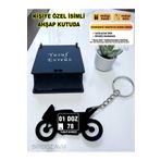 birdoz avm Kişiye Özel İsimli Plakalı Hediyelik Motor Tasarım Anahtarlık Özel Ahşap Kutusunda - Çift Taraflı
