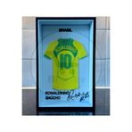 Bi'şeyler Sepeti Ronaldinho Gaúcho - Brazilya - Forma İmzalı Çerçeve Hediyelik 14x22 cm