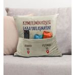 Bk Gift Eğlenceli Tasarımlı Organizer Kumanda ve Atıştırmalık Cepli Krem Kırlent Yastık- 10, Ev Dekoru, - 43 x 43 cm - Renkli