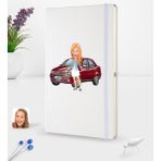 BK Kişiye Özel Plakalı Kadın Fiat Albea Karikatürlü Beyaz Termo Deri Defter 16X24CM Model 1