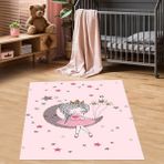 Bona Fortuna Ayda Oturan Kız Desenli Yıldızlı Halı Dijital Baskı Yıkanabilir Kaymaz Taban Kız Çocuk Odası Halısı - 160 x 250 cm - Pembe