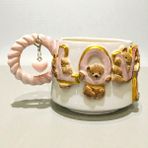 Bonita Bon Luxe El Yapımı 3D Yaldızlı Love Ayıcık Figürlü Hediye Harf Yada Kalp Charm'lı Kişiye Özel Seramik Kupa - Pembe - Altın