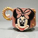 Bonita Bon Luxe El Yapımı 3D Yaldızlı Mickey Minnie Figürlü Hediye Harf Yada Kalp Charm'lı Kişiye Özel Seramik Kupa - Pembe