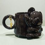 Bonita Bon Luxe El Yapımı 3D Yaldızlı Mickey Minnie Figürlü Hediye Harf Yada Kalp Charm'lı Kişiye Özel Seramik Kupa - Siyah