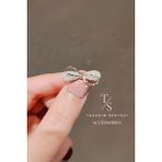 Broş Metal Rozet Mini Kurdele Fiyonk Taşlı Yaka Kıyafet Şapka Takı Aksesuar Cloverleaf Brooch - Çok Renkli