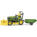 Bruder BR62104 John Deere Çim Biçme Traktörü ve Bahçıvan