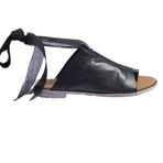 Bueno Shoes 01WN5008 Siyah Deri Parmak Arası Kadın Sandalet
