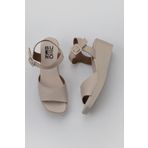 Bueno Shoes 01WY2400 Krem Deri Kadın Dolgu Topuklu Sandalet