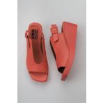 Bueno Shoes 01WY2405 Mercan Deri Kadın Dolgu Topuklu Sandalet