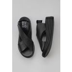Bueno Shoes 01WY5703 Siyah Deri Kadın Dolgu Topuklu Sandalet