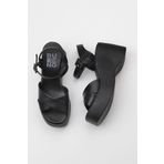 Bueno Shoes 01WY9001 Siyah Deri Kadın Dolgu Topuklu Sandalet