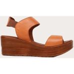 Bueno Shoes Taba Deri Kadın Dolgu Topuklu Sandalet