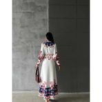 Butik Şenel Atlas Kumaş Çiçek Baskı Detaylı Kemerli Uzun Tasarım Elbise - 001-Beyaz