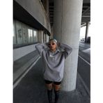 Butik Uzun Kol Kapşonlu Göğüs Baskılı SweatShirt - Gri