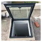 Büyük Alüminyum Çıkış Çatı Penceresi - Çatı Katı/Güneş Odası için Çift Katmanlı Temperli Cam Düz Çatı Erişim Kapağı (75x65 cm/29,5x25,6 inç) - Optimal Doğal Işık ve Havalandırma