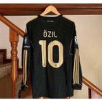 Bysportakus R.E.A.L M.A.D.R.İ.D 2011/12 Sezonu Mesut Özil Nostalji Forması - Standart - Siyah