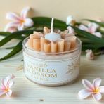 Cacagift Vanilla Blossom ( Vanilya Çiçeği) Kokulu Mum – Yumuşak Vanilya Aromalı Dekoratif Mum 1 Adet